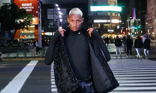 
          Imagem ilustrativa da imagem Influencer diz que casa foi invadida em operação policial no RJ: 'Muito indignado'
          