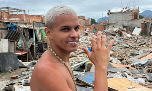 
          Imagem ilustrativa da imagem Influencer viraliza com dicas para evitar roubo no Rio de Janeiro
          