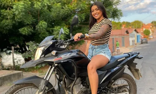 
          Imagem ilustrativa da imagem Influenciadora digital é perseguida e morta a tiros
          