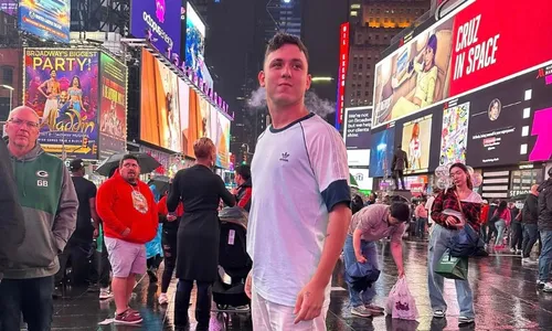 
          Imagem ilustrativa da imagem Influenciadores digitais trabalham até 13 horas ao dia
          