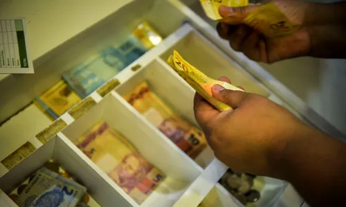 
          Imagem ilustrativa da imagem Injeção de R$ 875 milhões na economia do Recife em 30 dias
          