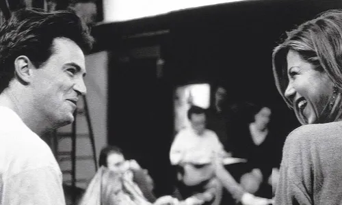 
          Imagem ilustrativa da imagem Jennifer Aniston presta homenagem a Matthew Perry: 'falo com você todos os dias'
          