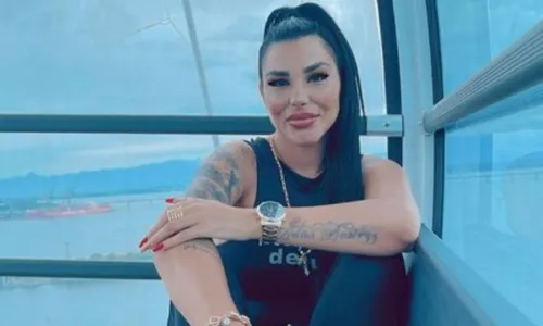 
          Imagem ilustrativa da imagem Jenny Miranda fica 90 minutos inconsciente após parada respiratória
          