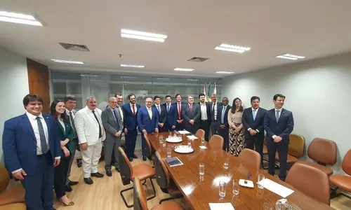 
          Imagem ilustrativa da imagem João Campos busca apoio da bancada federal na destinação de emendas
          