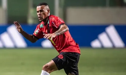 
          Imagem ilustrativa da imagem Jogador suspeito de matar namorado da ex nega tê-la estuprado, diz advogado
          