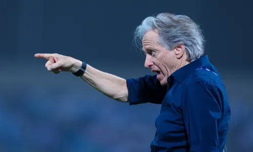 
          Imagem ilustrativa da imagem Jorge Jesus é vaiado por torcedores após tropeço do Al-Hilal no Saudita
          