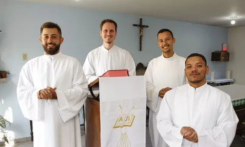 
          Imagem ilustrativa da imagem Jovens do ES revelam porque decidiram ser padres
          