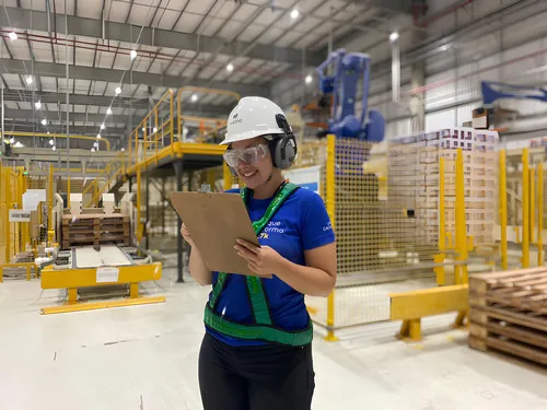 
          Imagem ilustrativa da imagem Jovens profissionais conquistam espaço em fábrica de Cachoeiro
          