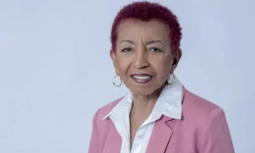 
          Imagem ilustrativa da imagem Leci Brandão é internada às pressas após passar mal em viagem de avião
          