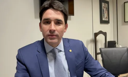 
          Imagem ilustrativa da imagem Leite e Aécio tentam evitar racha na disputa para presidir PSDB
          