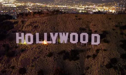 
          Imagem ilustrativa da imagem Letreiro de Hollywood ganha iluminação após décadas
          