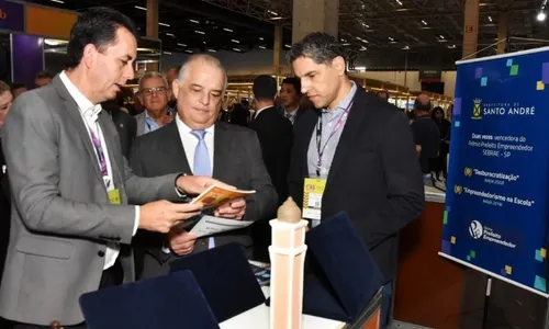 
          Imagem ilustrativa da imagem Lira pode ter estatal para chamar de sua
          