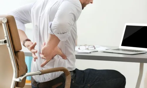 
          Imagem ilustrativa da imagem Lombalgia: uma dor que afasta 100 mil profissionais do trabalho
          