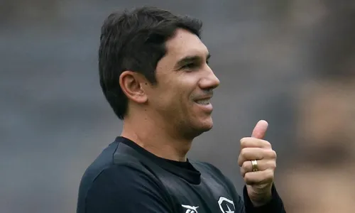 
          Imagem ilustrativa da imagem Lucio Flavio deixa o Botafogo antes da chegada de Tiago Nunes
          