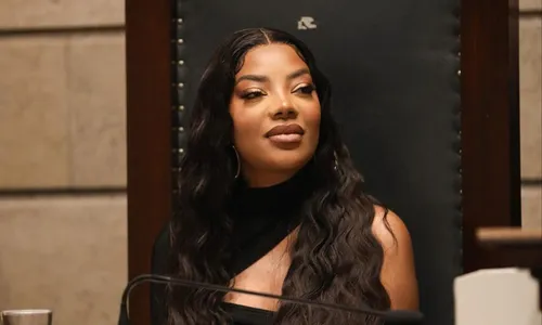 
          Imagem ilustrativa da imagem Ludmilla lamenta após ter projeto de doação de sangue vetado
          