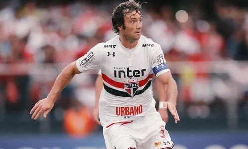 
          Imagem ilustrativa da imagem Lugano tem telefone furtado durante final da Copa do Brasil
          