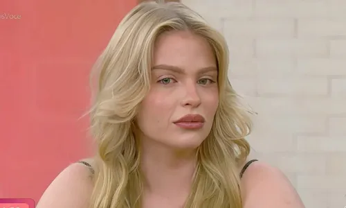 
          Imagem ilustrativa da imagem Luísa Sonza se pronuncia sobre exposição de traição ao vivo
          