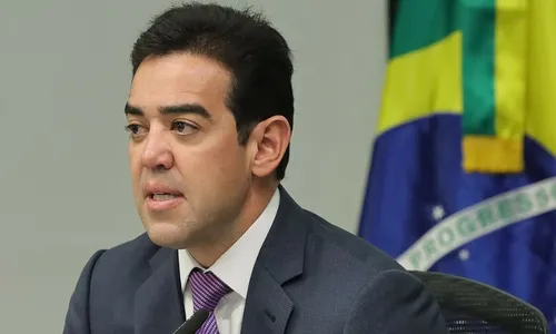 
          Imagem ilustrativa da imagem Lula segura Boulos pelas mãos e antecipa disputa em São Paulo
          