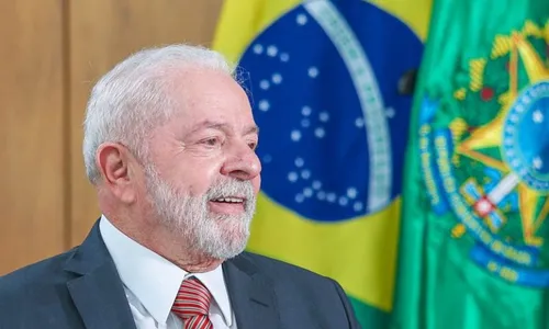 
          Imagem ilustrativa da imagem Lula torrou R$ 709 mil alugando carrões na África
          