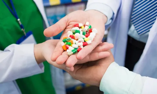 
          Imagem ilustrativa da imagem Luta contra o câncer: Planos de saúde vão ter de oferecer novos remédios
          