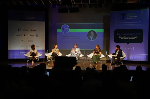 
          Imagem ilustrativa da imagem MEC quer pagar aluno do Ensino Médio que permanecer na escola
          