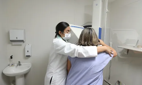 
          Imagem ilustrativa da imagem Mais exames e agendamento on-line contra câncer de mama
          