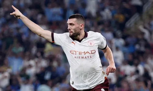 
          Imagem ilustrativa da imagem Manchester City vence e vai enfrentar o Fluminense na final do Mundial de Clubes
          