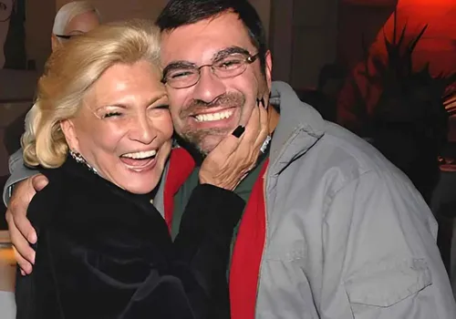 
          Imagem ilustrativa da imagem Mansão de Hebe Camargo foi negociada por cerca de R$ 30 milhões
          