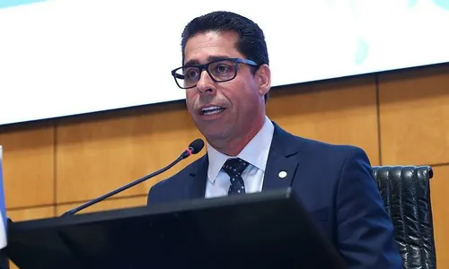 
          Imagem ilustrativa da imagem Marcelo Santos confirma apoio a Casagrande no Senado em 2026
          