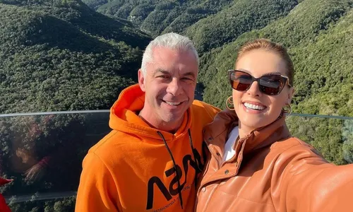 
          Imagem ilustrativa da imagem Marido de Ana Hickmann está proibido de entrar na Record há 3 anos, diz site
          