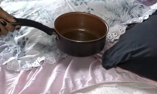 
          Imagem ilustrativa da imagem Marido é preso após jogar óleo quente e manter mulher em cárcere privado em Viana
          