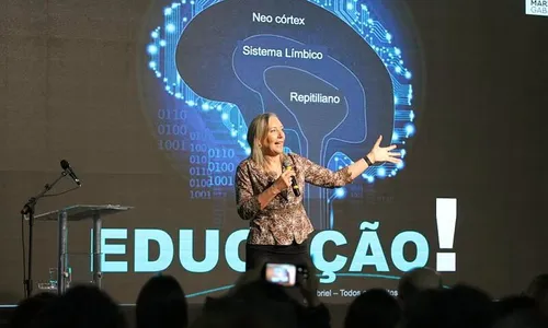 
          Imagem ilustrativa da imagem Martha Gabriel: “Salas de aula antigas não vão funcionar mais”
          