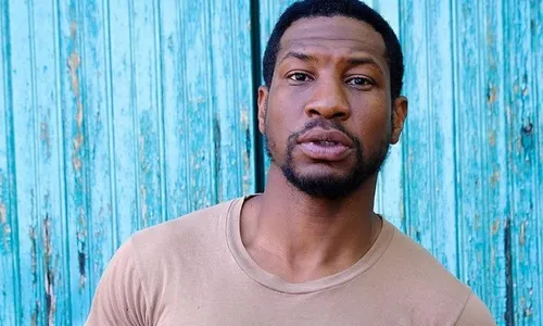
          Imagem ilustrativa da imagem Marvel Studios demite Jonathan Majors após ator ser condenado por agressão
          