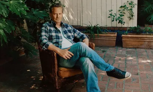 
          Imagem ilustrativa da imagem Matthew Perry: corpo é liberado para família, mas causa da morte segue em aberto
          