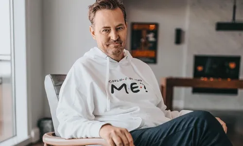 
          Imagem ilustrativa da imagem Matthew Perry é enterrado em cemitério próximo ao estúdio de 'Friends', diz site
          