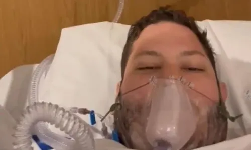 
          Imagem ilustrativa da imagem Médico sobrevivente não foi baleado mais vezes porque arma de atirador travou
          