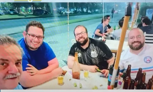 
          Imagem ilustrativa da imagem Médicos assassinados em quiosque no Rio são homenageados em congresso
          