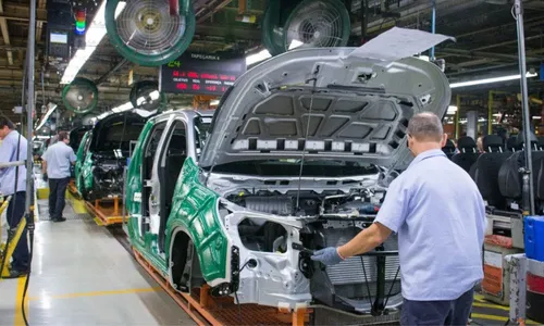 
          Imagem ilustrativa da imagem Metalúrgicos da GM de São José dos Campos aprovam greve após demissões
          