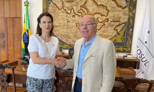 
          Imagem ilustrativa da imagem Milei envia representante ao Brasil com convite para Lula participar da posse
          