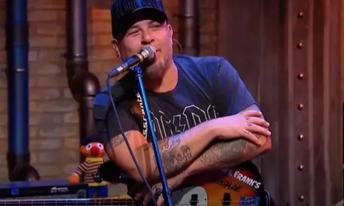 
          Imagem ilustrativa da imagem Mingau irá para clínica de reabilitação dois meses após ter levado tiro na cabeça
          