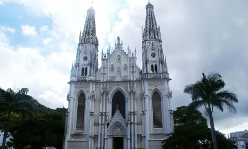 
          Imagem ilustrativa da imagem Missa após embate
          