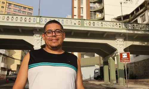 
          Imagem ilustrativa da imagem Moradores comemoram reforma do viaduto Caramuru
          