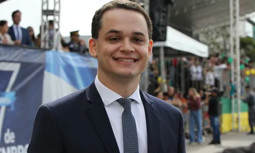 
          Imagem ilustrativa da imagem Moradores comemoram reforma do viaduto Caramuru
          