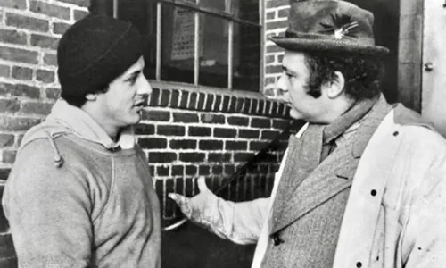 
          Imagem ilustrativa da imagem Morre Burt Young, ator indicado ao Oscar por viver Paulie em 'Rocky', aos 83 anos
          