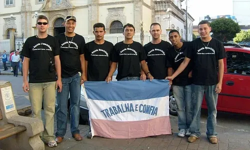 
          Imagem ilustrativa da imagem Motociclistas pilotam 1.500 km até Aparecida
          