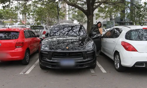 
          Imagem ilustrativa da imagem Motoristas pedem vagas maiores em estacionamentos
          