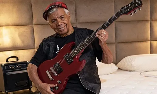 
          Imagem ilustrativa da imagem Mulher de Roque, assistente de palco do SBT, atualiza estado de saúde do marido
          