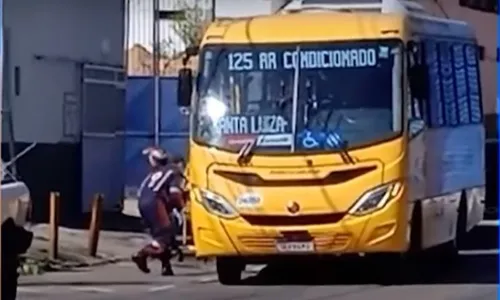 
          Imagem ilustrativa da imagem Mulher morre atropelada por um ônibus em Vitória
          