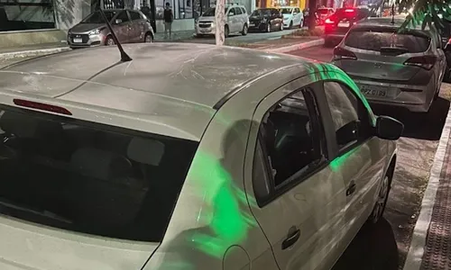 
          Imagem ilustrativa da imagem Músico tem equipamentos roubados de dentro do carro em Jardim da Penha
          