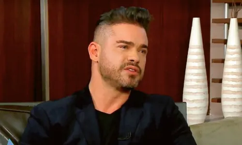 
          Imagem ilustrativa da imagem 'Não tomem medicação sem prescrição', diz Sidney Sampaio sobre queda de hotel
          